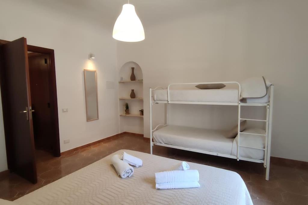 Casa Vacanze U Curtigghiu Cefalù Eksteriør billede
